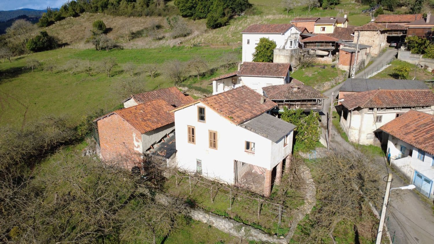 5 slaapkamer Finca/Landhuis te koop in Salas met garage - € 87.900 (Ref: 9554382)