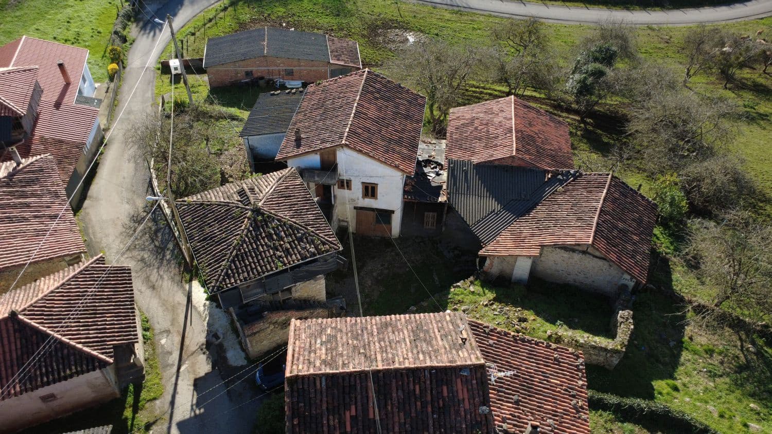 5 slaapkamer Finca/Landhuis te koop in Salas met garage - € 87.900 (Ref: 9554382)