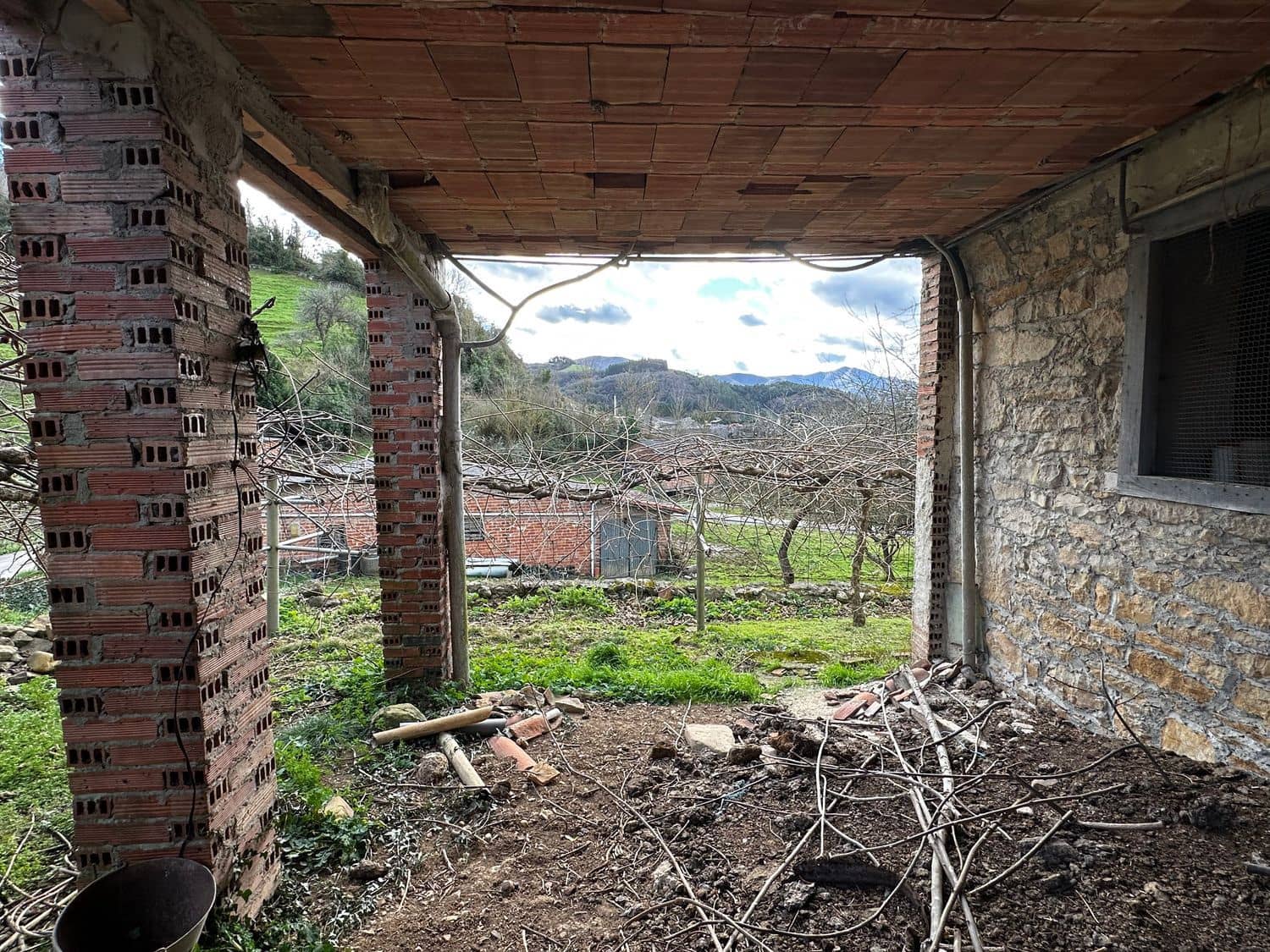 5 slaapkamer Finca/Landhuis te koop in Salas met garage - € 87.900 (Ref: 9554382)