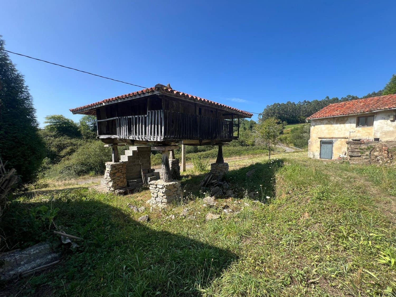 Finca/Landehus til salg i Soto del Barco med garage - € 85.000 (Ref: 9560936)