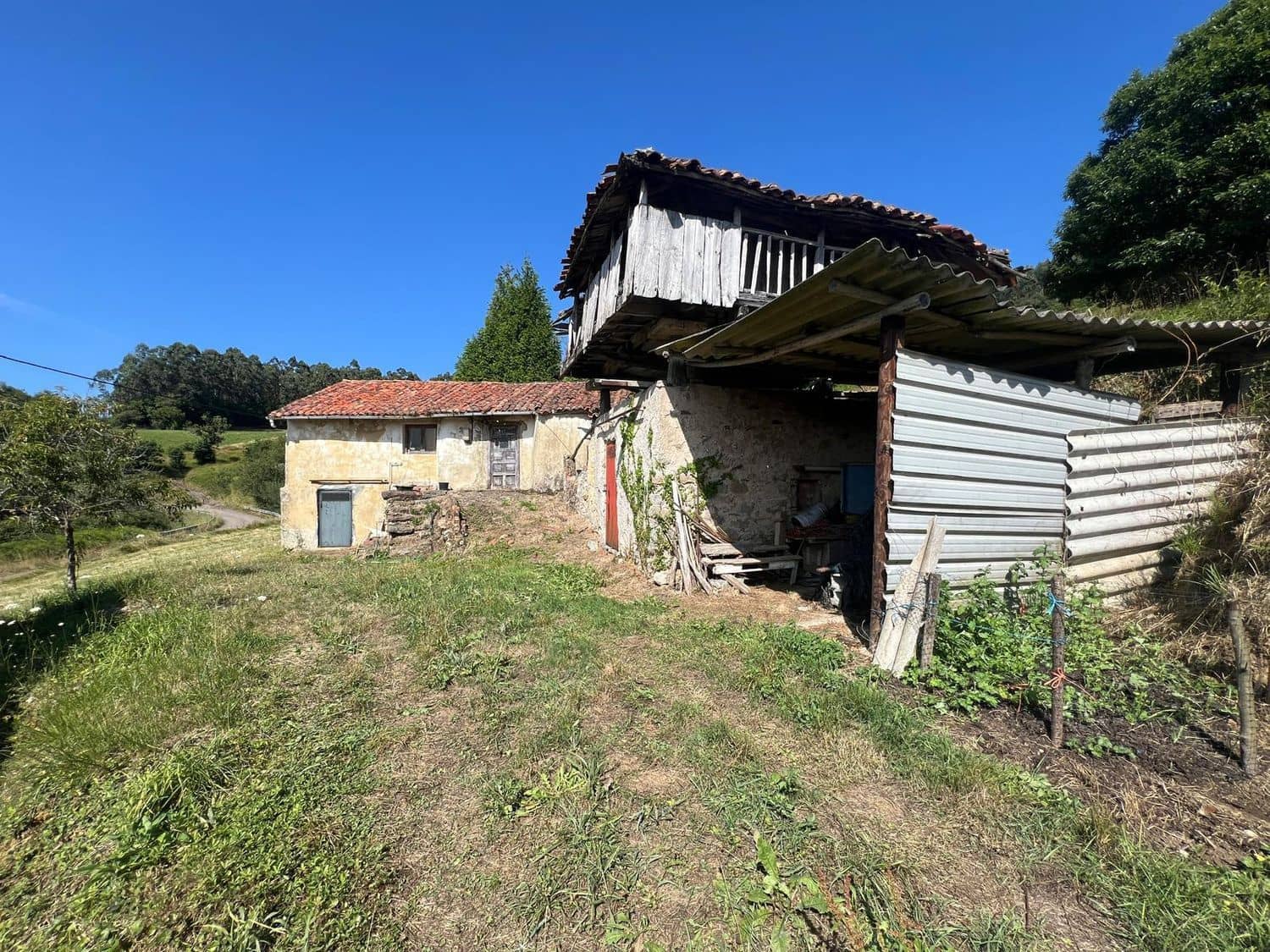 Finca/Landehus til salg i Soto del Barco med garage - € 85.000 (Ref: 9560936)