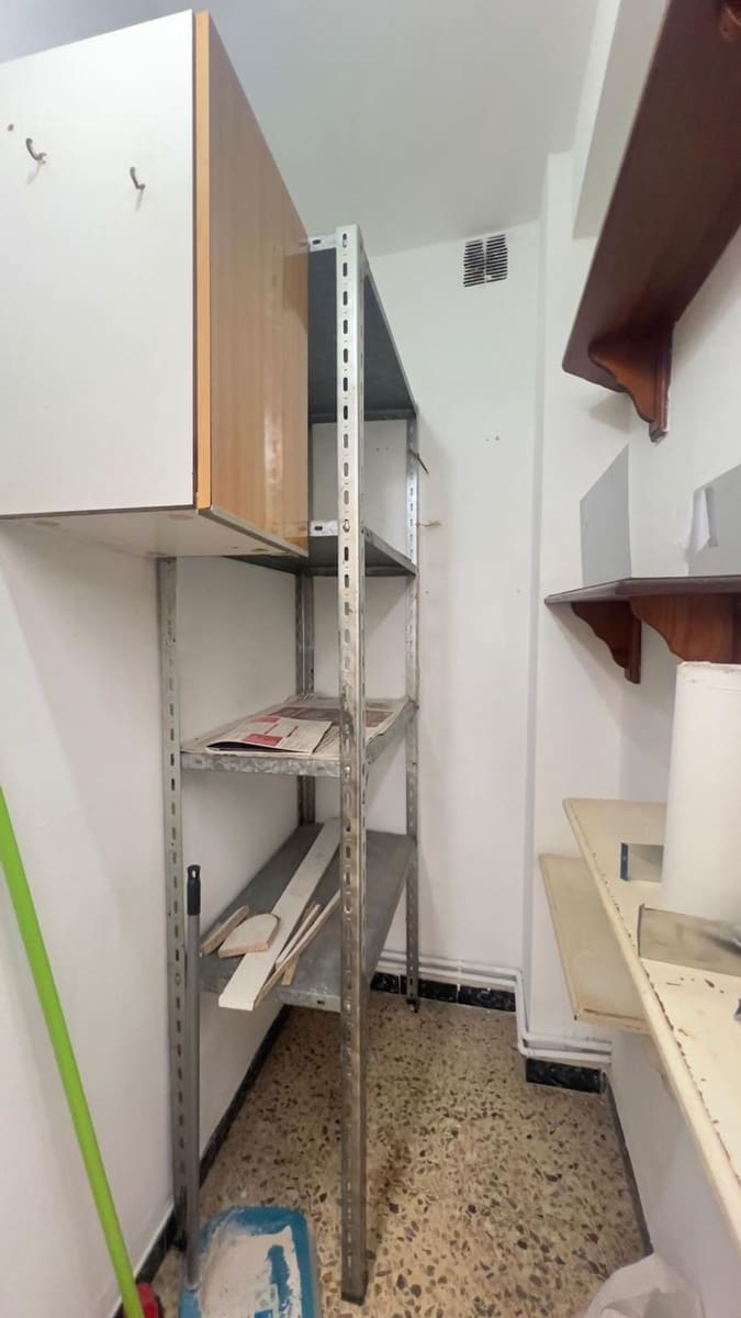 3 bedroom Apartment for rent in Gijon with garage - € 700 (Ref: 9568052)