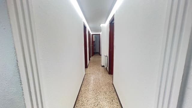 3 sovrum Lägenhet att hyra i Centro Urbano, Gijón med garage - 700 € (Ref: 9568052)