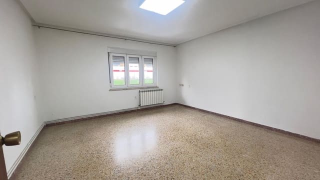 3 sovrum Lägenhet att hyra i Centro Urbano, Gijón med garage - 700 € (Ref: 9568052)