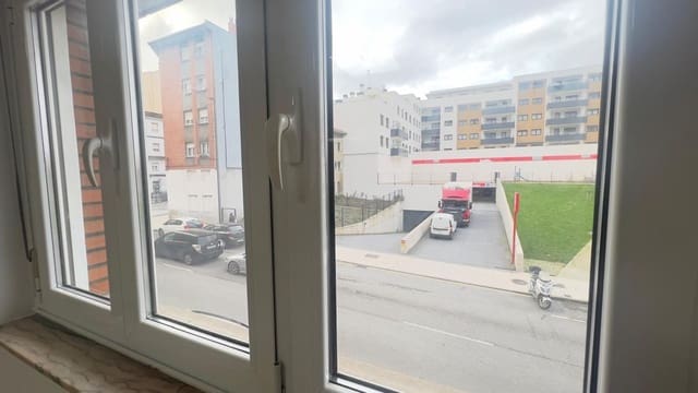 3 sovrum Lägenhet att hyra i Centro Urbano, Gijón med garage - 700 € (Ref: 9568052)