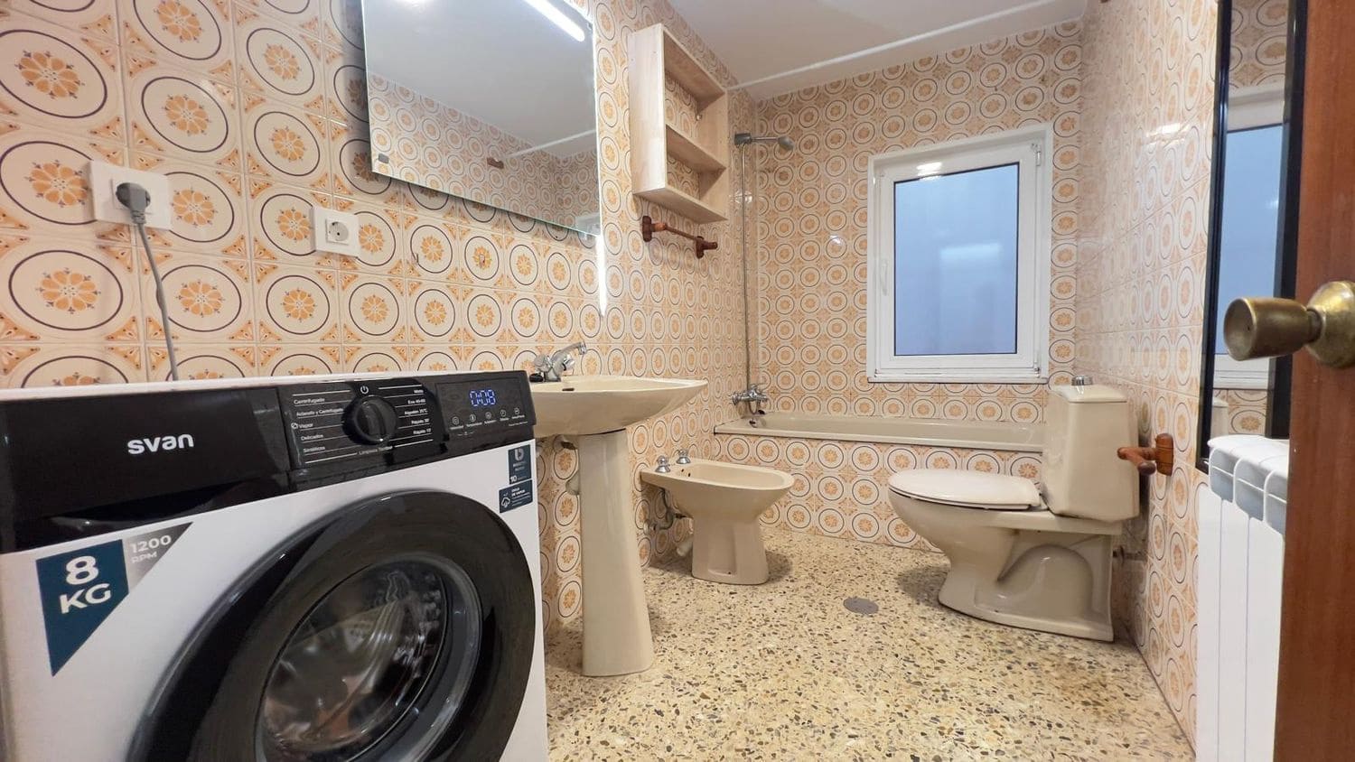 3 bedroom Apartment for rent in Gijon with garage - € 700 (Ref: 9568052)