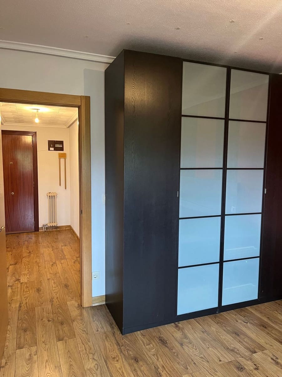 4 makuuhuone Huoneisto myytävänä paikassa Aviles mukana 
autotalli - 220 000 € (Ref: 9568053)