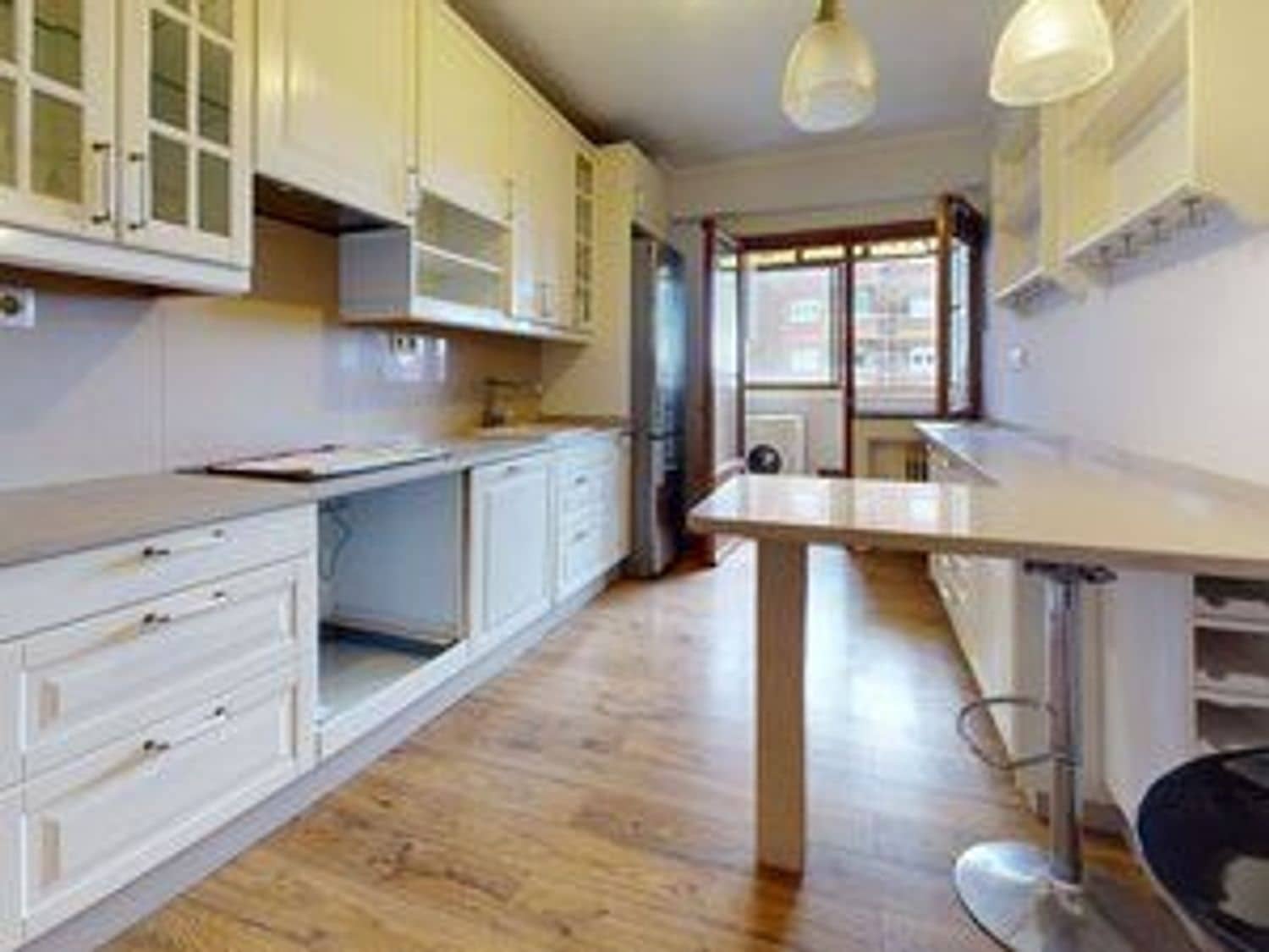 4 makuuhuone Huoneisto myytävänä paikassa Aviles mukana 
autotalli - 220 000 € (Ref: 9568053)