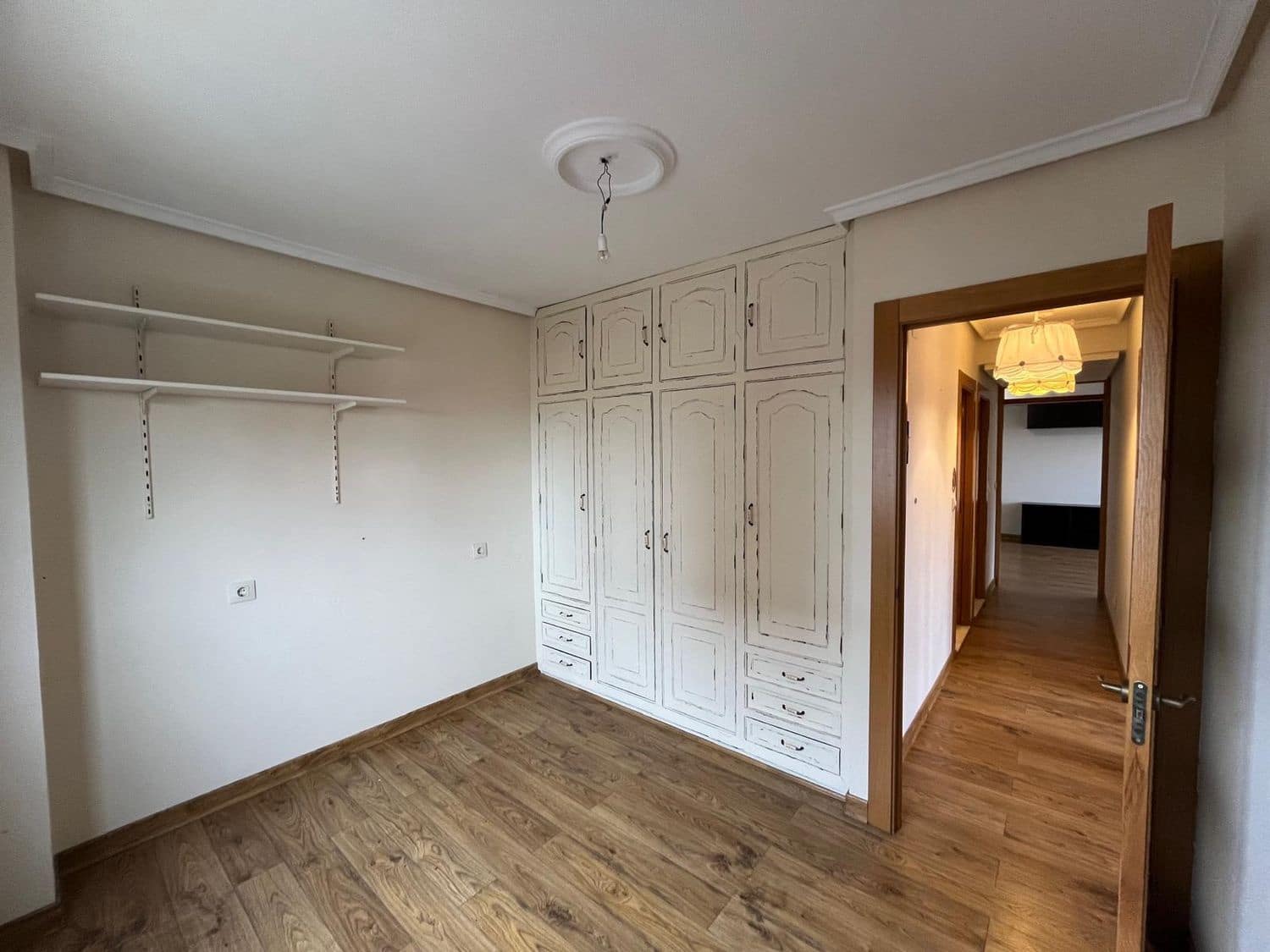 4 makuuhuone Huoneisto myytävänä paikassa Aviles mukana 
autotalli - 220 000 € (Ref: 9568053)