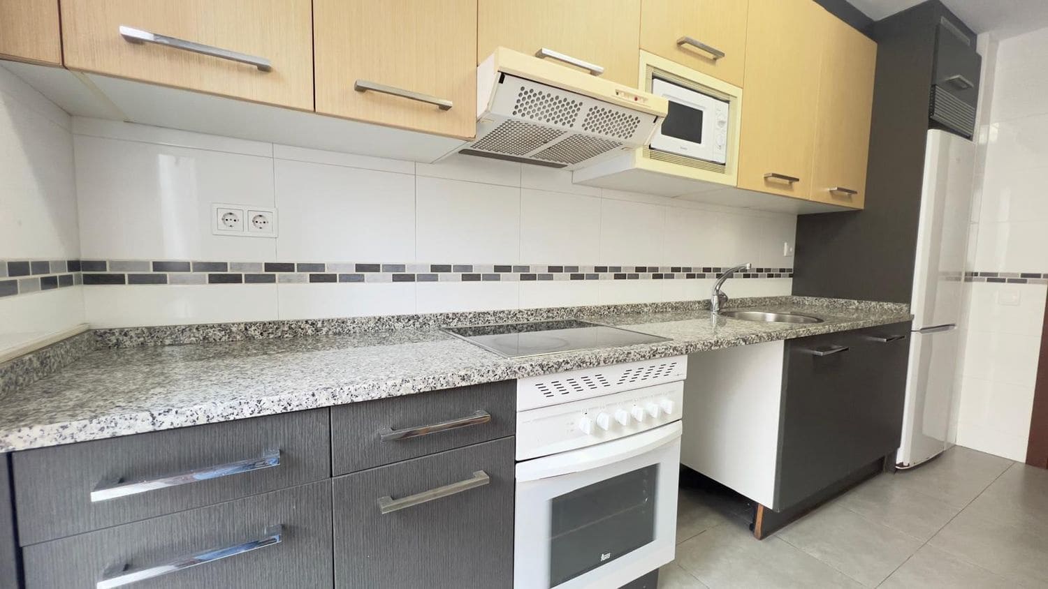 2 bedroom Apartment for sale in Gijon with garage - € 173,000 (Ref: 9568054)