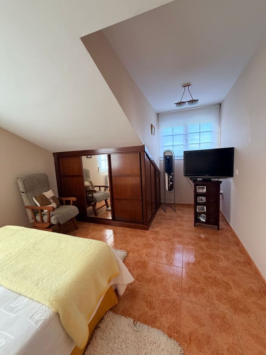 6 makuuhuone Huvila myytävänä paikassa Luarca mukana 
autotalli - 660 000 € (Ref: 9568055)