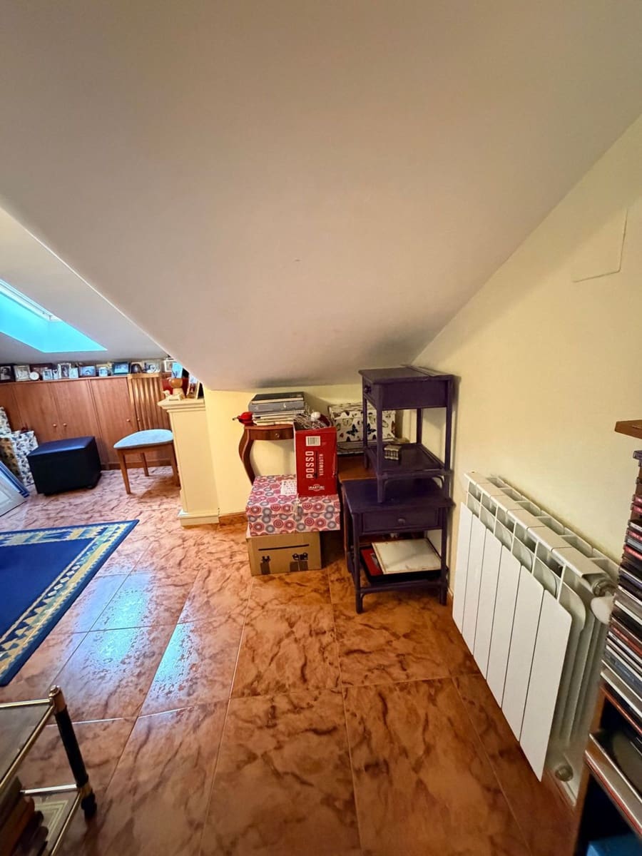 6 makuuhuone Huvila myytävänä paikassa Luarca mukana 
autotalli - 660 000 € (Ref: 9568055)