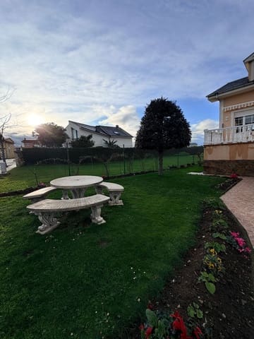 6 soverom Villa til salgs i Luarca, Valdés med garasje - € 660 000 (Ref: 9568055)