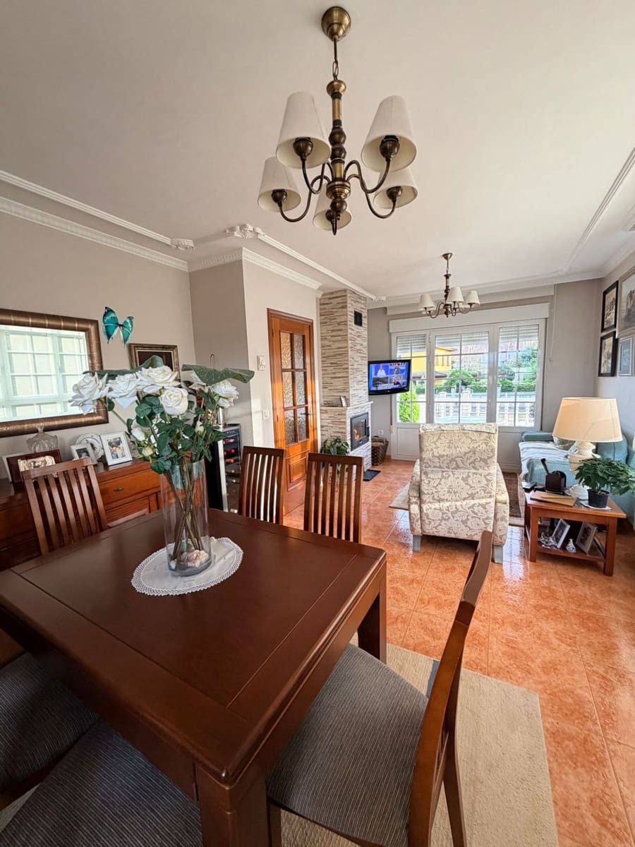 6 makuuhuone Huvila myytävänä paikassa Luarca mukana 
autotalli - 660 000 € (Ref: 9568055)