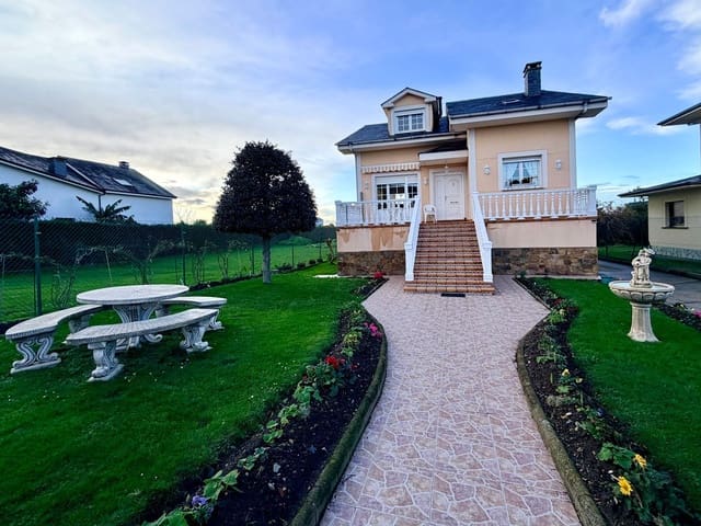 6 soverom Villa til salgs i Luarca, Valdés med garasje - € 660 000 (Ref: 9568055)