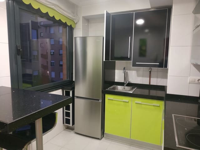 1 sovrum Lägenhet att hyra i Centro Urbano, Gijón med garage - 720 € (Ref: 9570341)