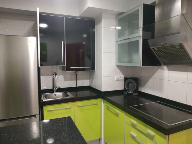 1 sovrum Lägenhet att hyra i Centro Urbano, Gijón med garage - 720 € (Ref: 9570341)