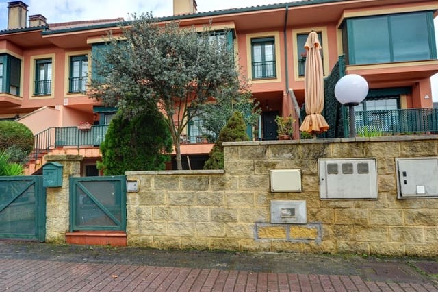 4 quarto Casa em Banda para venda em Llanera com garagem - 390 000 € (Ref: 9581430)