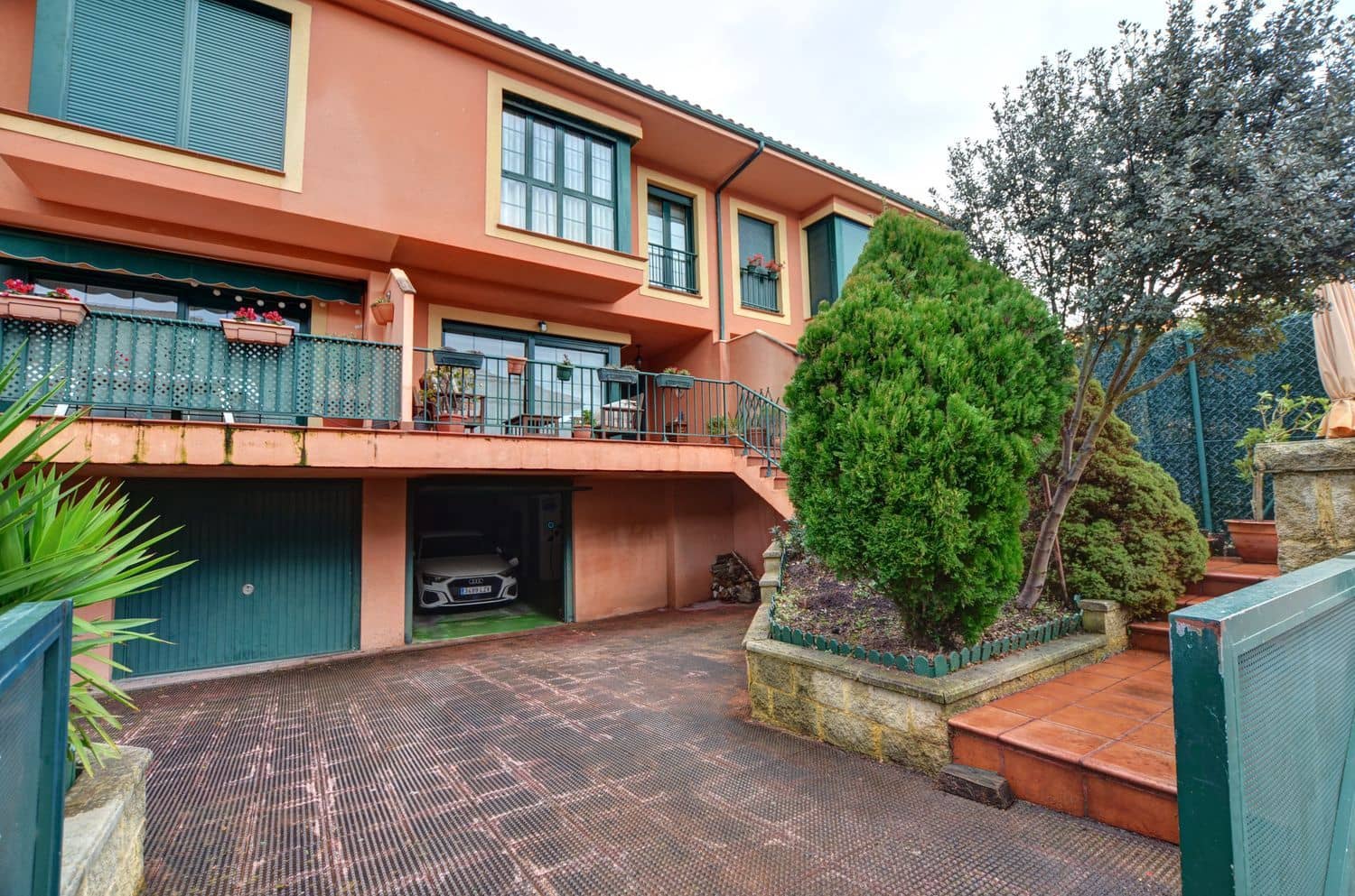 4 quarto Casa em Banda para venda em Llanera com garagem - 390 000 € (Ref: 9581430)