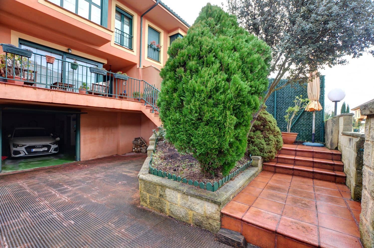 4 quarto Casa em Banda para venda em Llanera com garagem - 390 000 € (Ref: 9581430)