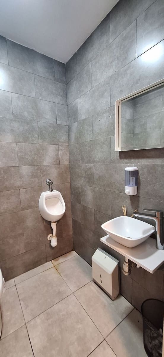 Commercial for sale in Castrillon - € 215,000 (Ref: 9581431)