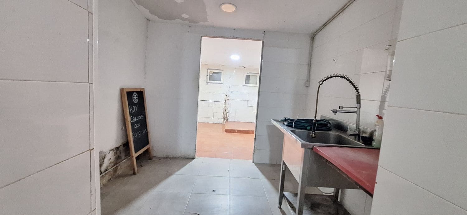 Commercial for sale in Castrillon - € 215,000 (Ref: 9581431)