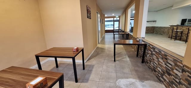 Comercial para venda em Castrillón - 215 000 € (Ref: 9581431)