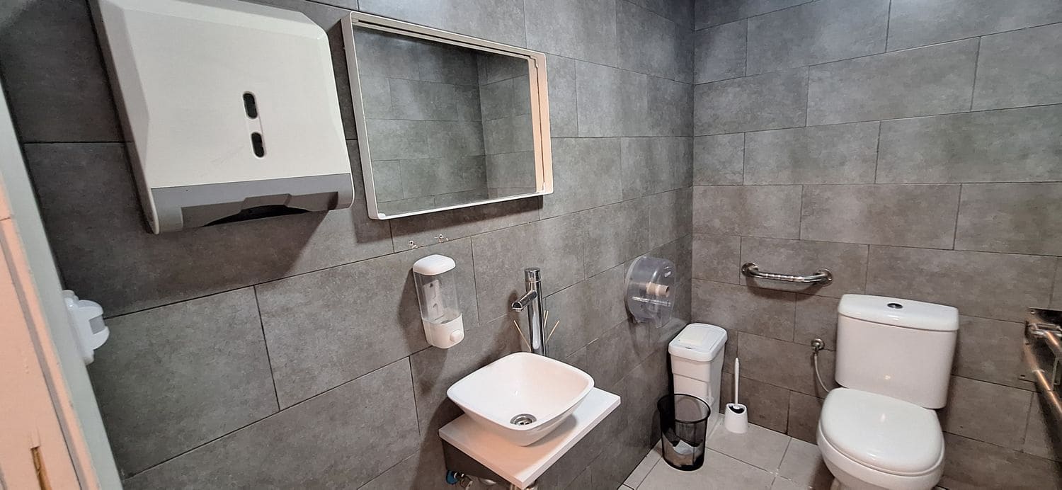 Commercial for sale in Castrillon - € 215,000 (Ref: 9581431)