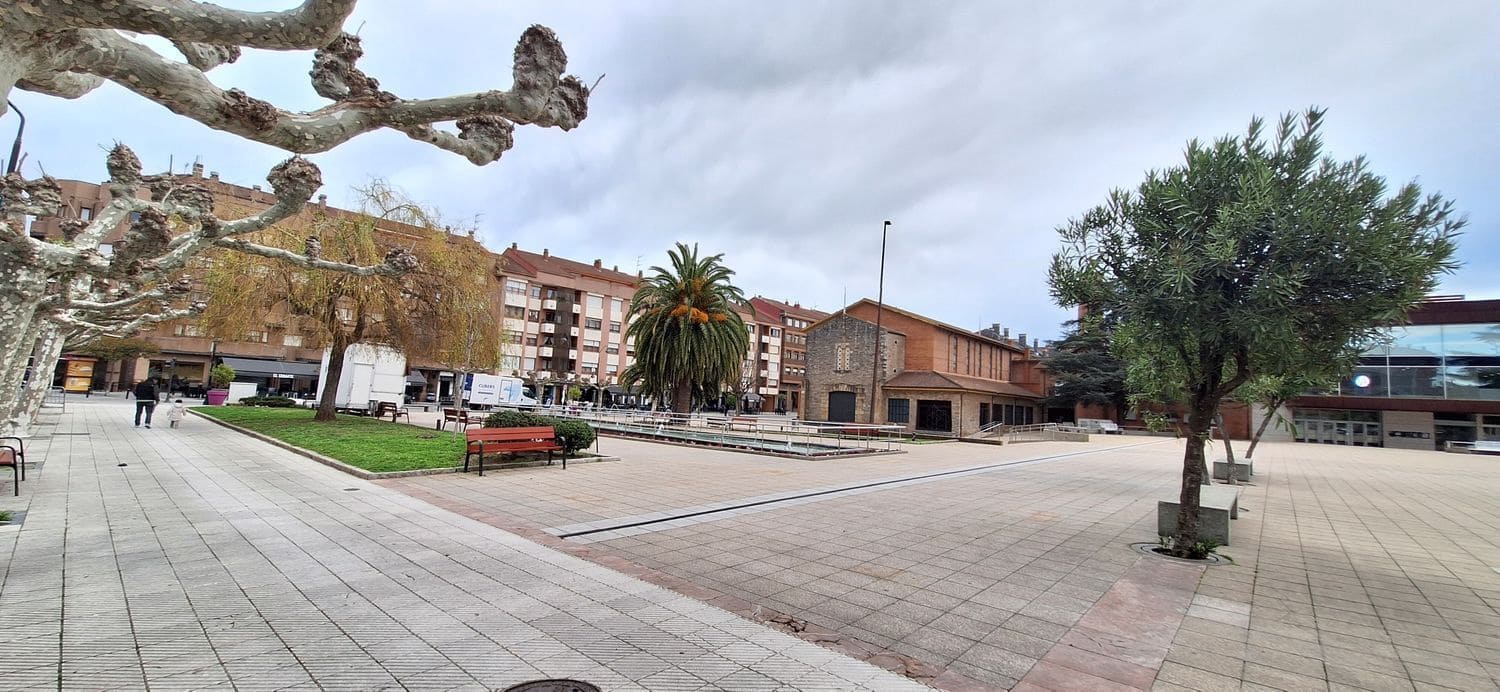 Commercial for sale in Castrillon - € 215,000 (Ref: 9581431)