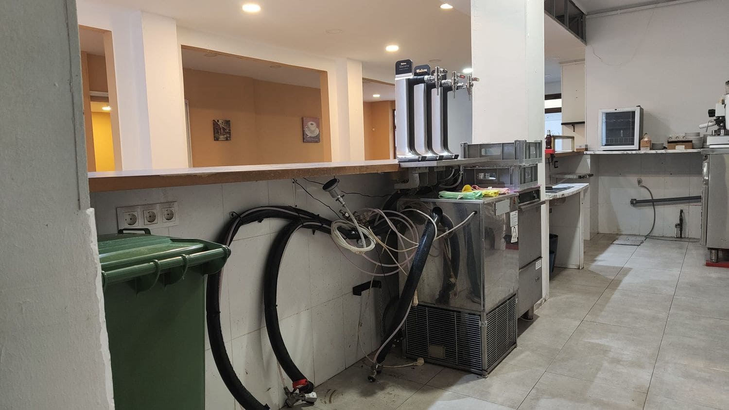 Commercial for sale in Castrillon - € 215,000 (Ref: 9581431)