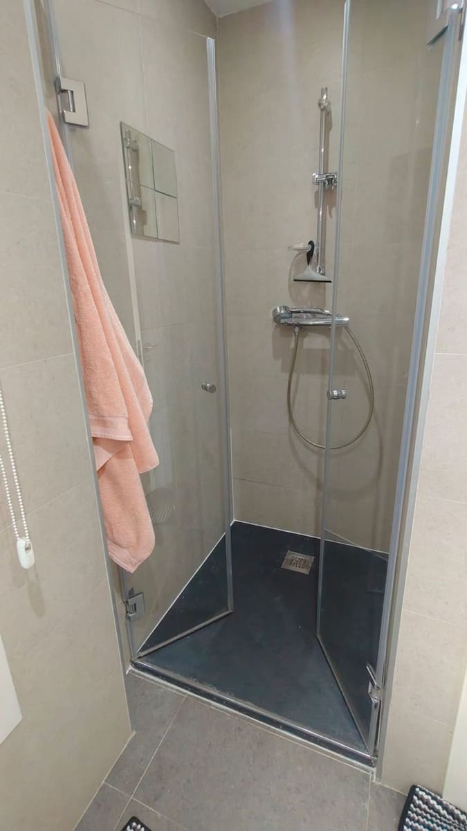 2 bedroom Apartment for rent in Gijon with pool garage - € 1,300 (Ref: 9585419)