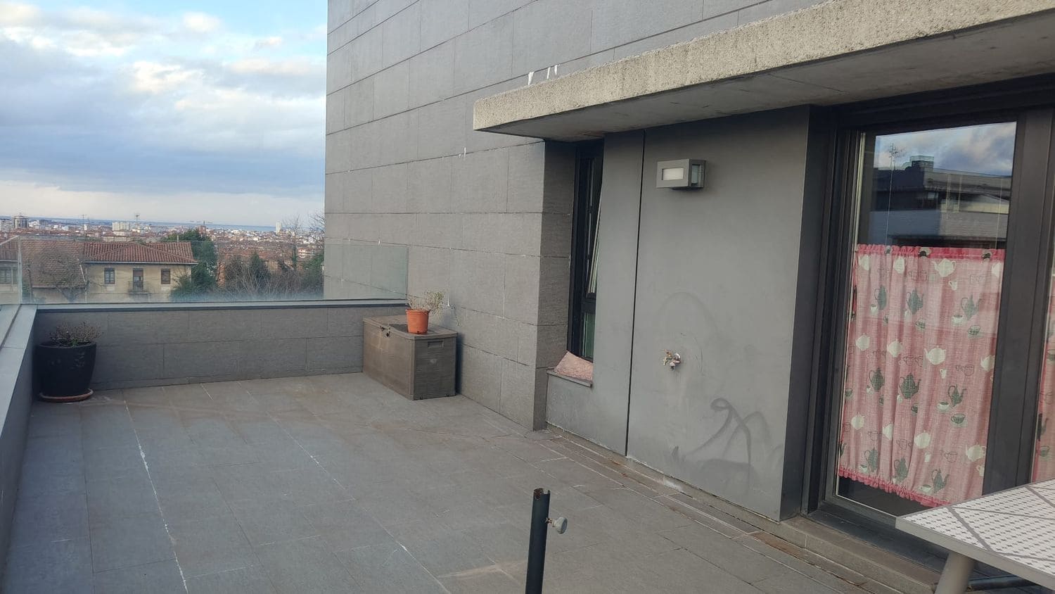 2 bedroom Apartment for rent in Gijon with pool garage - € 1,300 (Ref: 9585419)