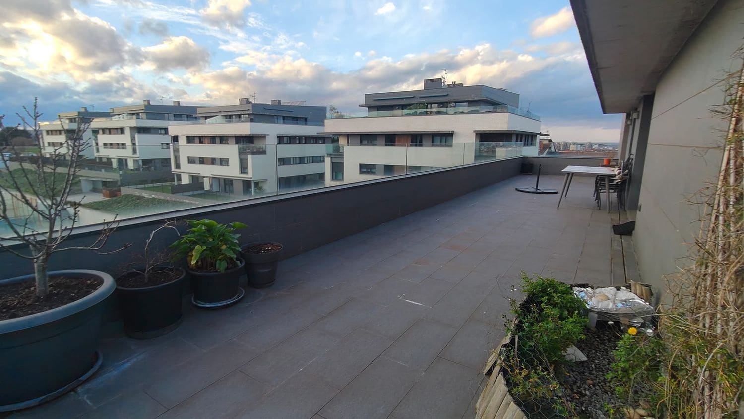 2 bedroom Apartment for rent in Gijon with pool garage - € 1,300 (Ref: 9585419)