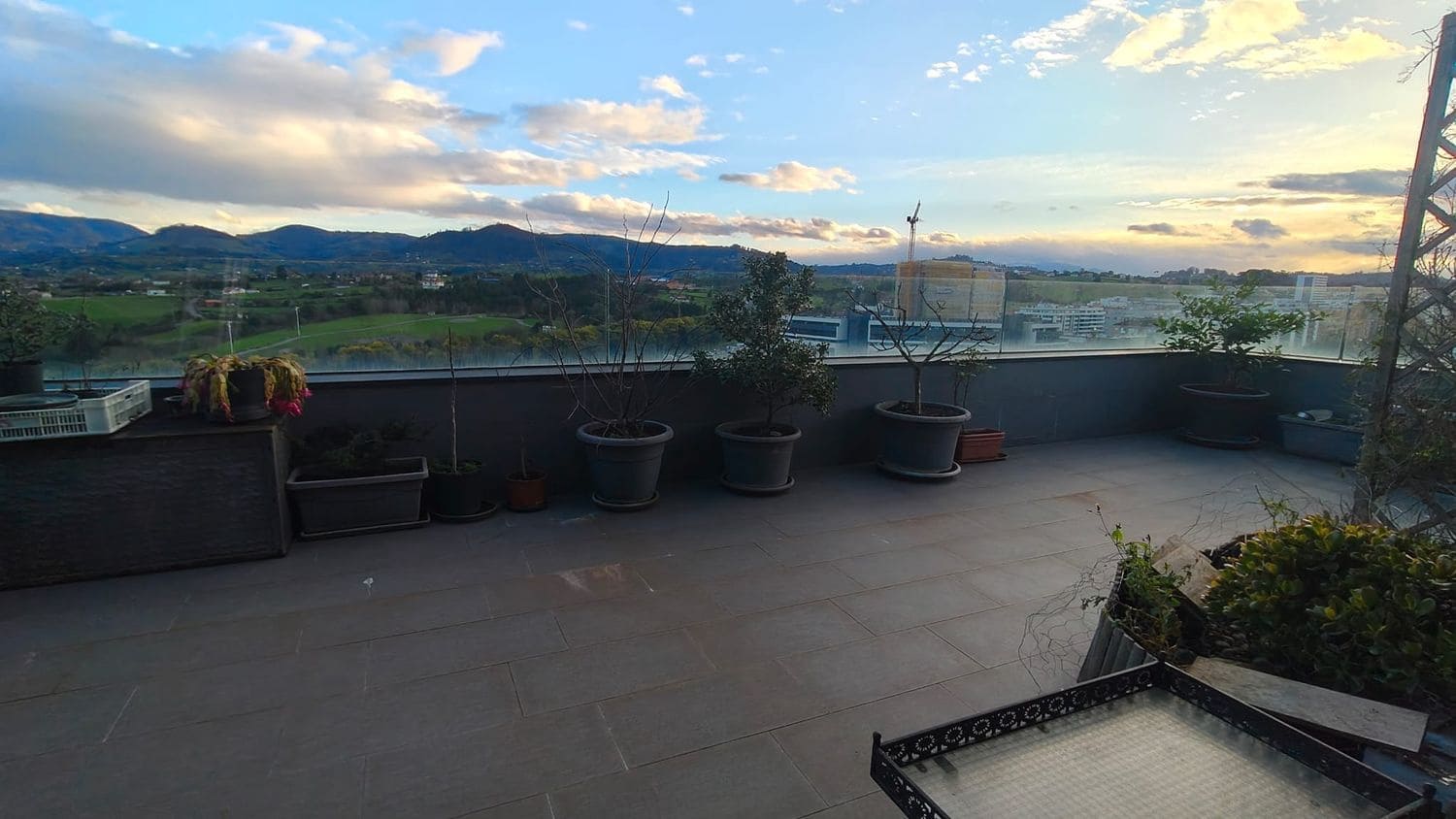 2 bedroom Apartment for rent in Gijon with pool garage - € 1,300 (Ref: 9585419)