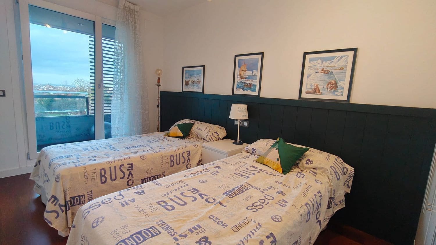 2 bedroom Apartment for rent in Gijon with pool garage - € 1,300 (Ref: 9585419)