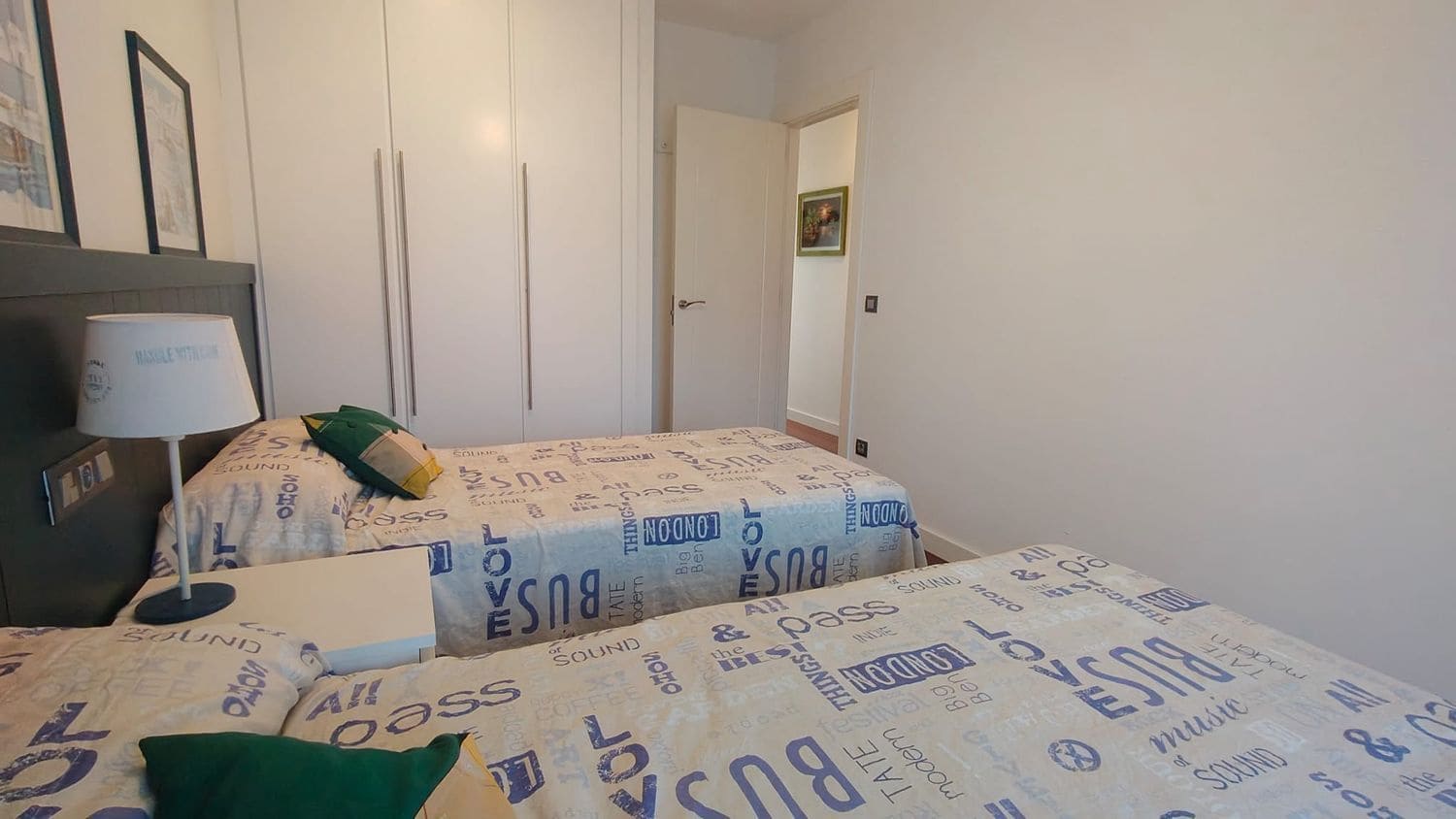 2 bedroom Apartment for rent in Gijon with pool garage - € 1,300 (Ref: 9585419)