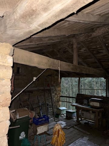 Finca/Landehus til salg i Luarca, Valdés med garage - € 15.000 (Ref: 9590503)