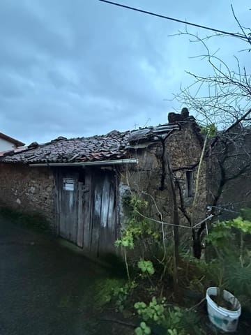 Finca/Landehus til salg i Luarca, Valdés med garage - € 15.000 (Ref: 9590503)