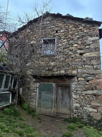 Finca/Landehus til salg i Luarca, Valdés med garage - € 15.000 (Ref: 9590503)