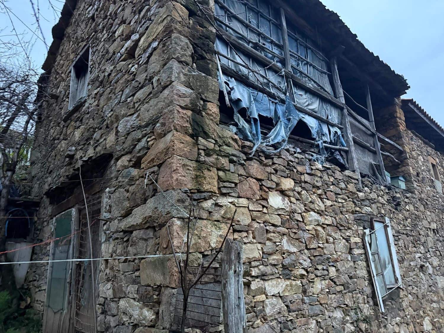 Finca/Country House for sale in Luarca with garage - € 15,000 (Ref: 9590503)