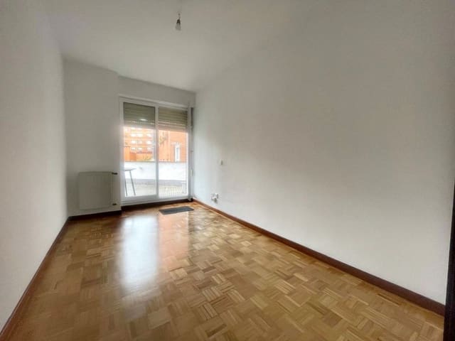 3 bedroom Apartment for sale in Centro Urbano, Gijón with garage - € 199,000 (Ref: 9594543)