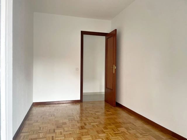 3 bedroom Apartment for sale in Centro Urbano, Gijón with garage - € 199,000 (Ref: 9594543)