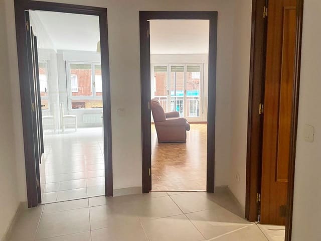 3 bedroom Apartment for sale in Centro Urbano, Gijón with garage - € 199,000 (Ref: 9594543)