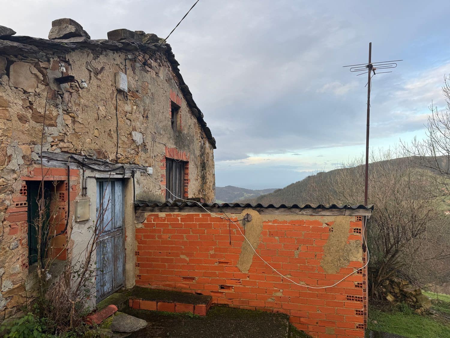 2 chambre Finca/Maison de Campagne à vendre à Valdes avec garage - 69 900 € (Ref: 9610717)