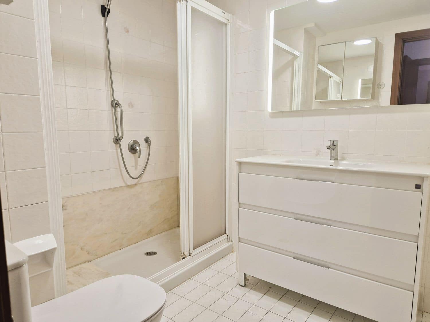 4 sypialnia Apartament do wynajęcia w Gijon z garażem - 1 200 € (Ref: 9614759)