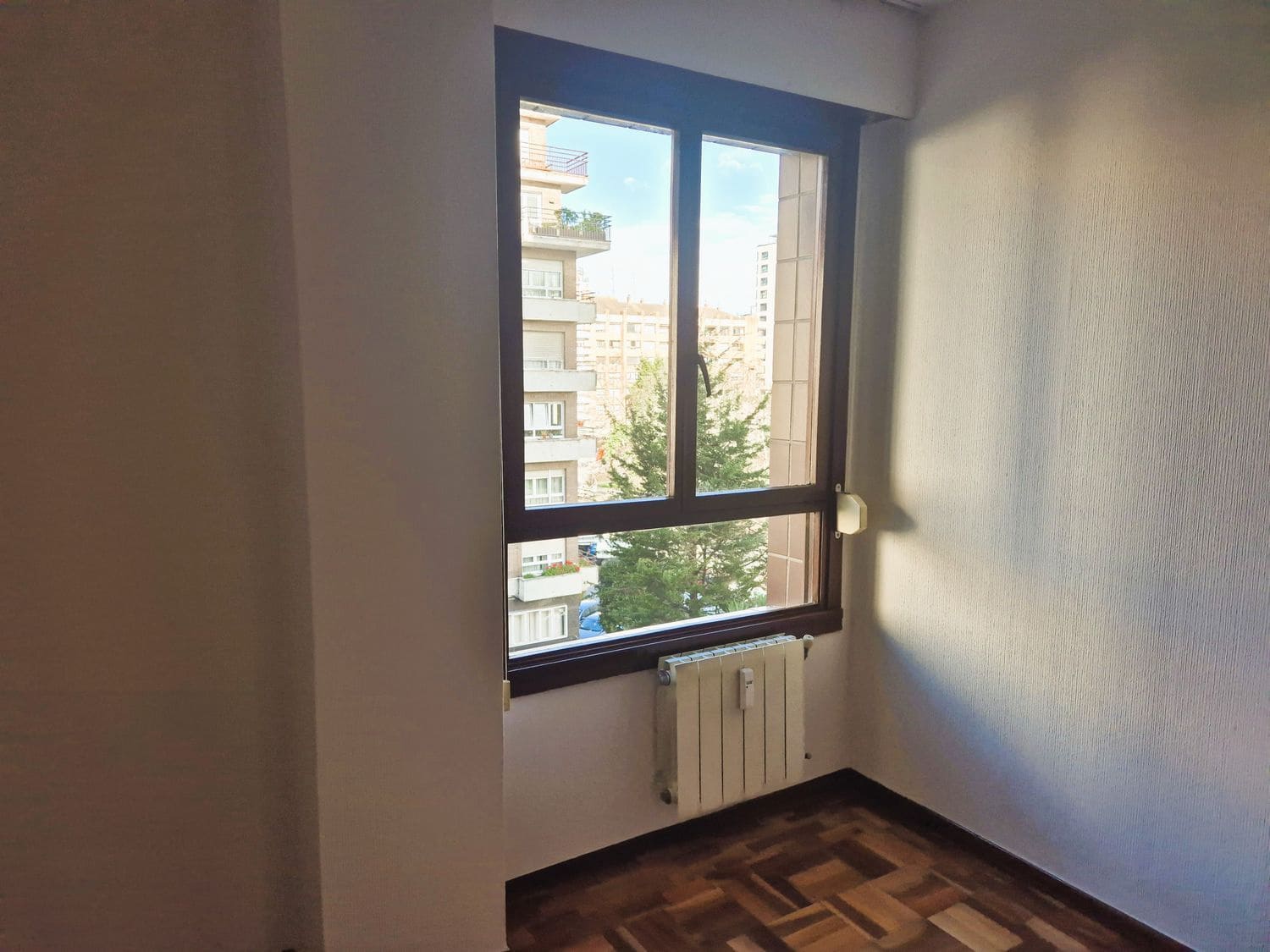 4 sypialnia Apartament do wynajęcia w Gijon z garażem - 1 200 € (Ref: 9614759)