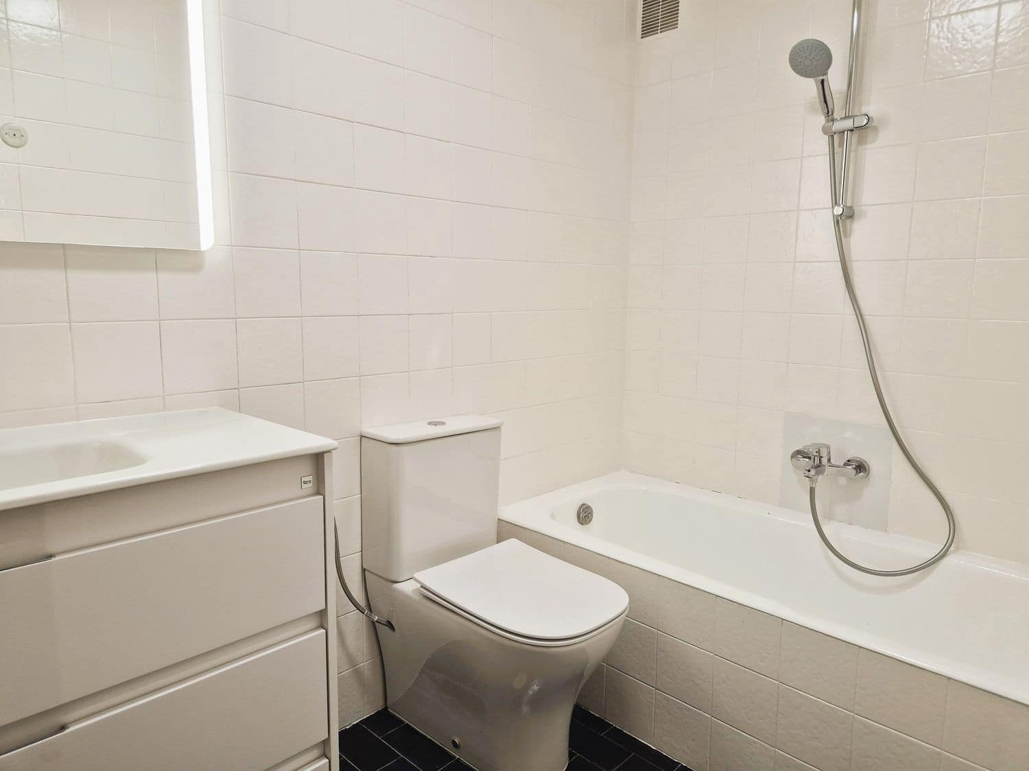 4 sypialnia Apartament do wynajęcia w Gijon z garażem - 1 200 € (Ref: 9614759)