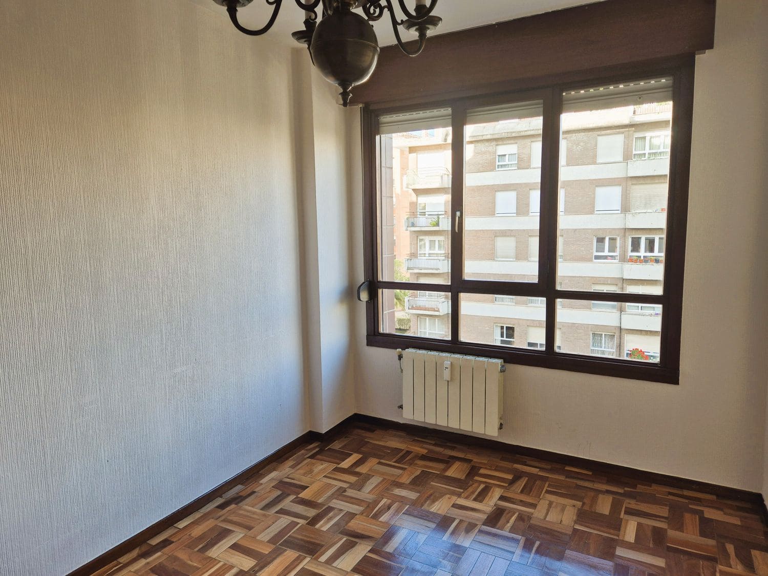 4 sypialnia Apartament do wynajęcia w Gijon z garażem - 1 200 € (Ref: 9614759)