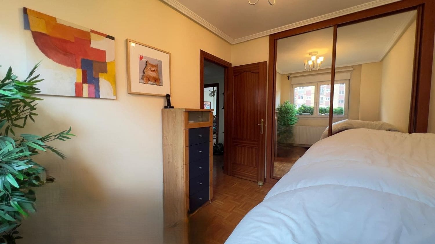 2 bedroom Apartment for rent in Gijon with garage - € 850 (Ref: 9618985)