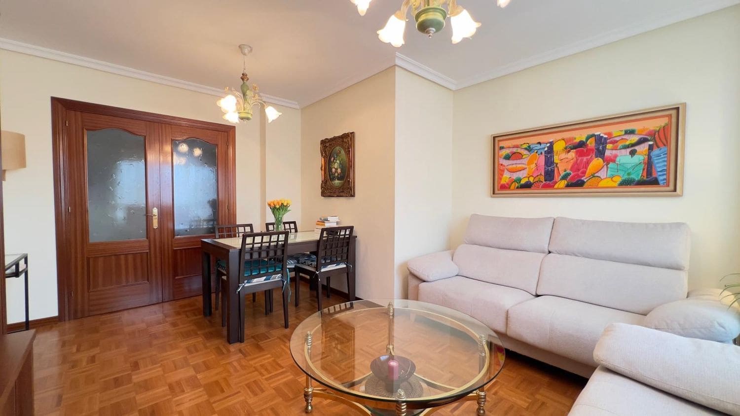 2 bedroom Apartment for rent in Gijon with garage - € 850 (Ref: 9618985)